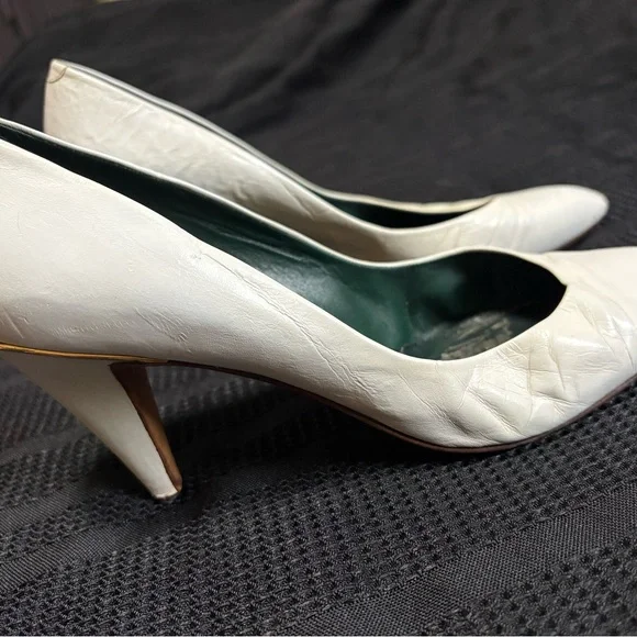 Vintage Gucci Women's Cream Leather Heels - Picture 4 of 6